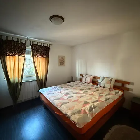 Amra Apartament *
